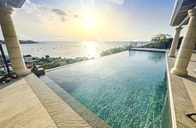 Blue Room in Villa Diamant, pool, sea view