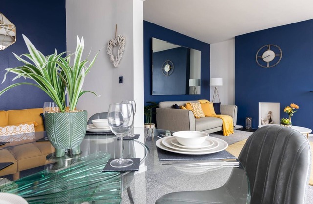 Blue Sea View Apartment
