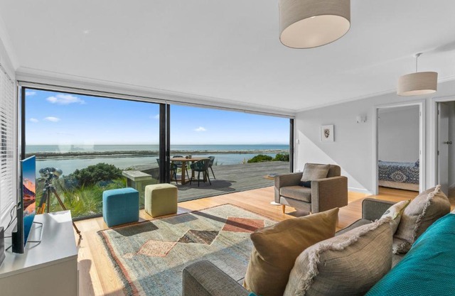 Blue Skies Sunrise - Mangawhai Heads Holiday Home