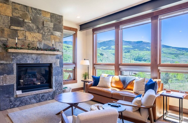 Blue Sky Basecamp - Luxury Mountain Home