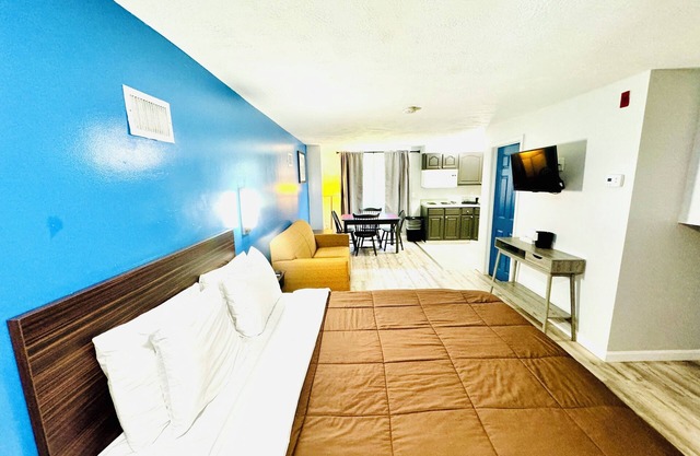 Blue Spruce Motel & Townhouses