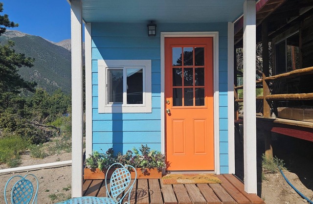Blue Tiny House Getaway at Deer Valley w/ Geothermal pools & more!