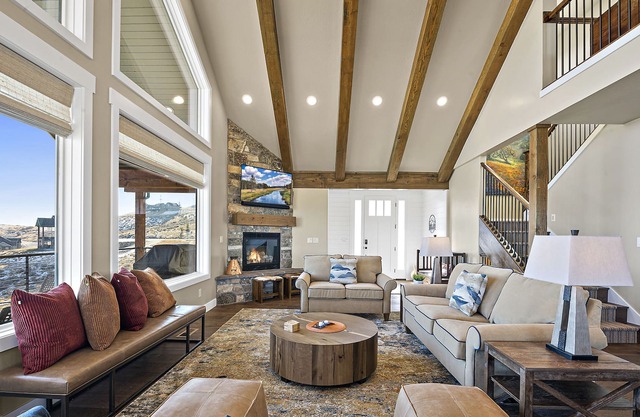 Blue View Escape (Sleeps 16) by Bear Lake Luxury Rentals