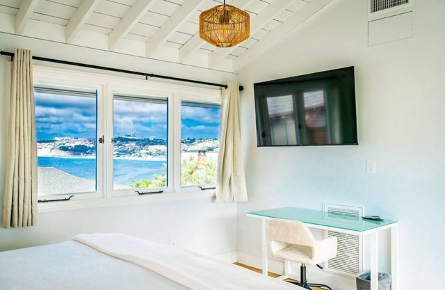 Blue Water View Condo in Prime Coastal Locale