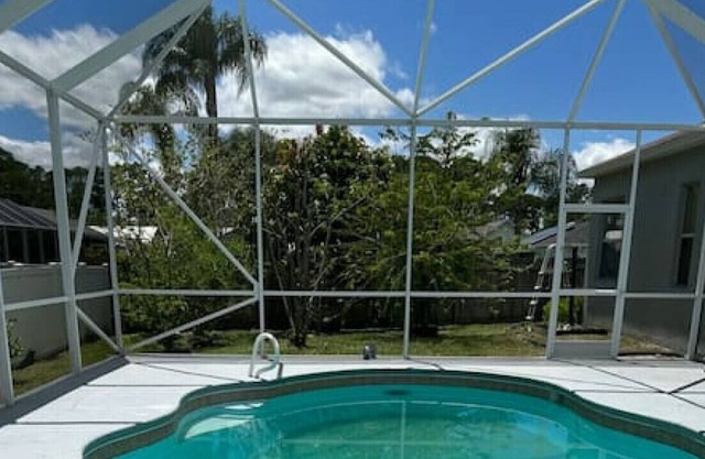 Blue Wave · Blue Wave 4BD Jacuzzi & Pool Paradise w/ BBQ