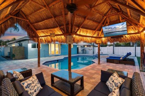 Blue Wave Retreat at Hollywood Beach home