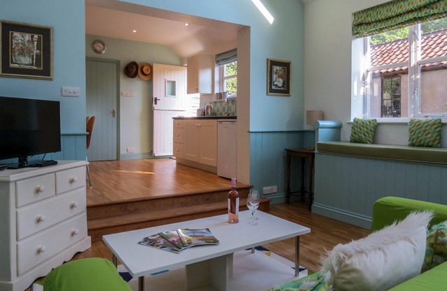 Bluebell Studio - sleeps 2 guests in 0 bedrooms