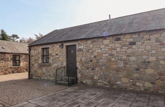 BLUEBERRY COTTAGE, family friendly, country holiday cottage in Wooler