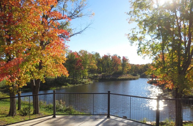 Blaubeer-Teich - großes Haus auf 140 Morgen: Im Hinterland NY, Lachsfluss, Ontariosee