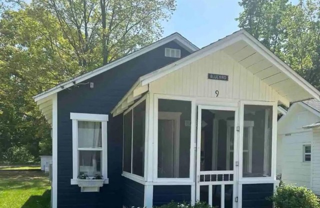Bluebird Cottage in Vacation Lane.