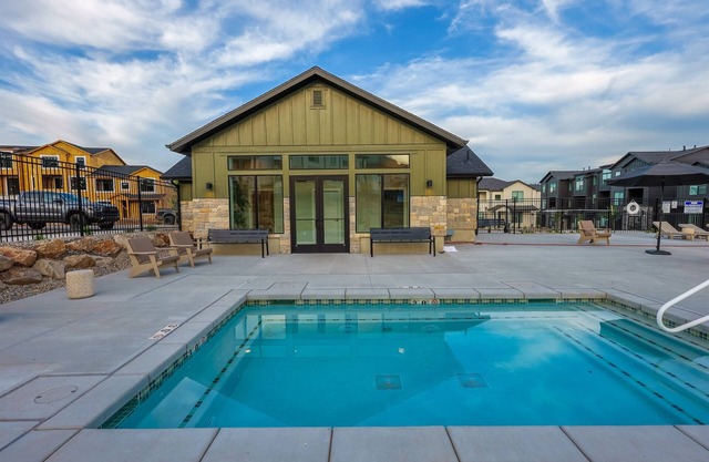 Bluebird |Ro5057 | Pickleball | Hot Tub | Mtn View