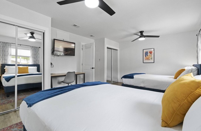 Bluebonnet Getaway - 4 bedroom