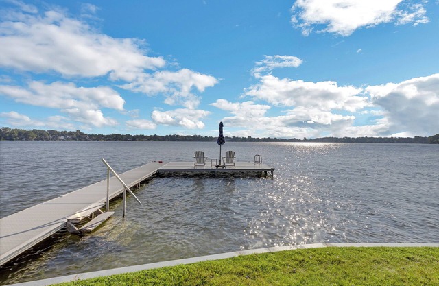 Bluegill Cottage- Summer at the Lake – Swim, Kayak, and Make Memories!