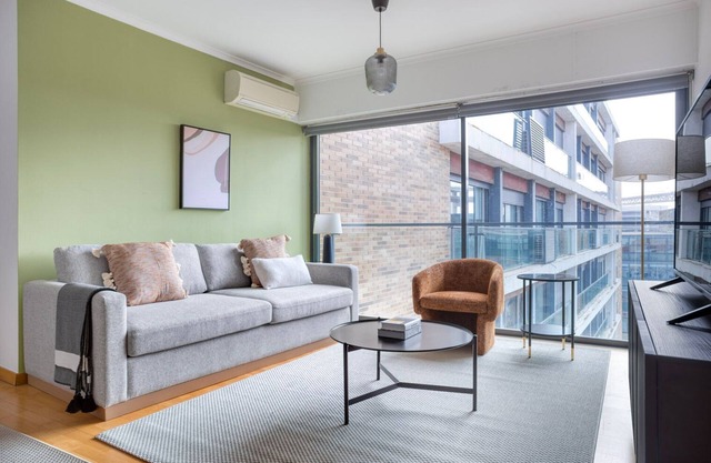 Blueground | Alcântara, fully furnished