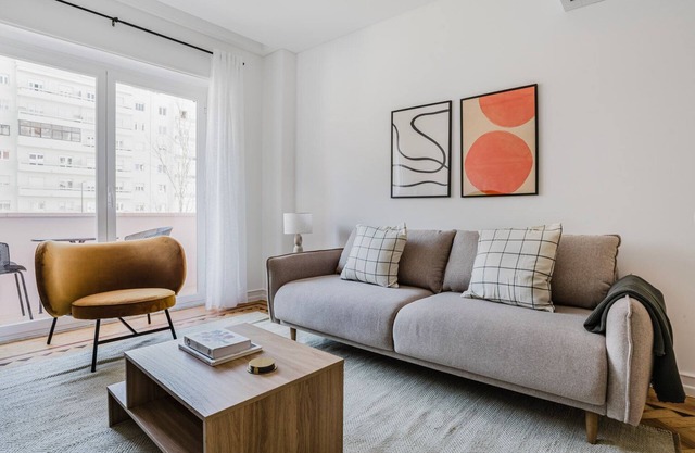 Blueground | Alvalade, AC & w/d, nr park
