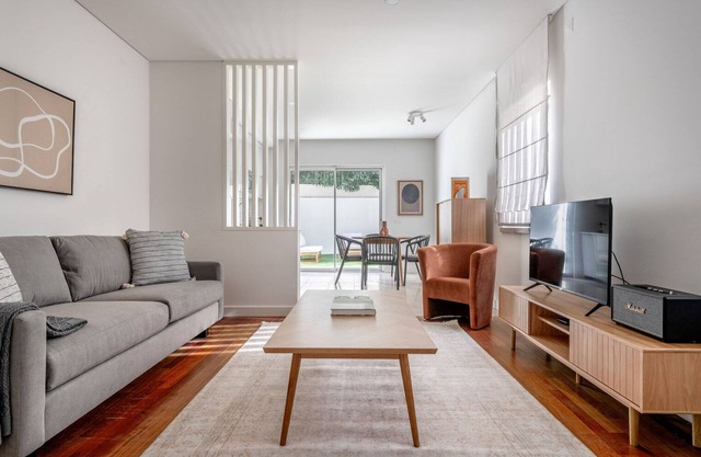 Blueground | Amoreiras, furniture & appliances