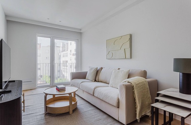 Blueground | Areeiro 1bd apartment