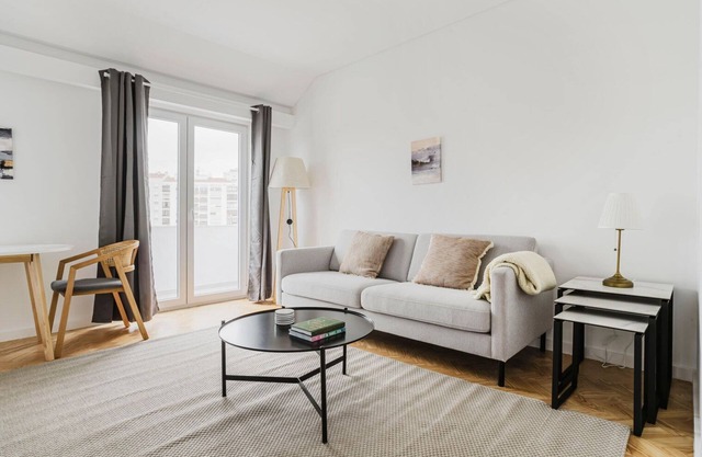 Blueground | Benfica, furnished, a/c, washer