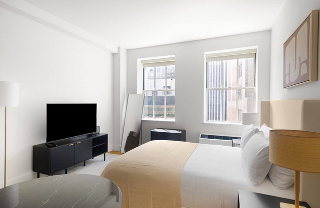 Blueground | Financial District, rooftop, nr Wall St.