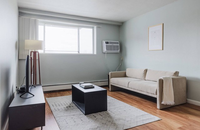 Blueground | Longwood 2bd apartment