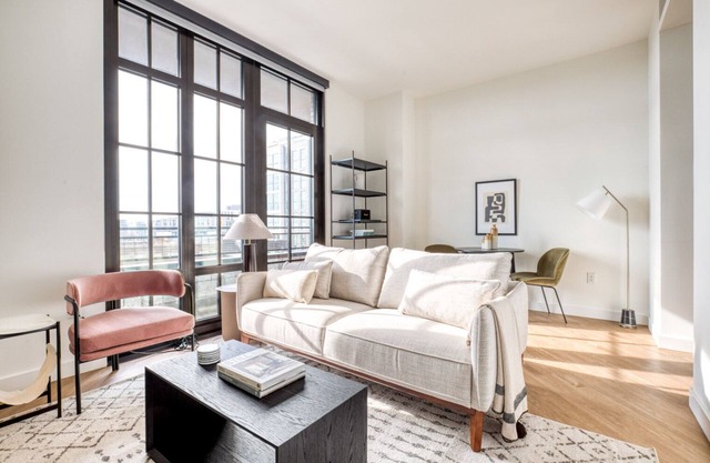 Blueground | Northeast Washington, pool, nr Union Market