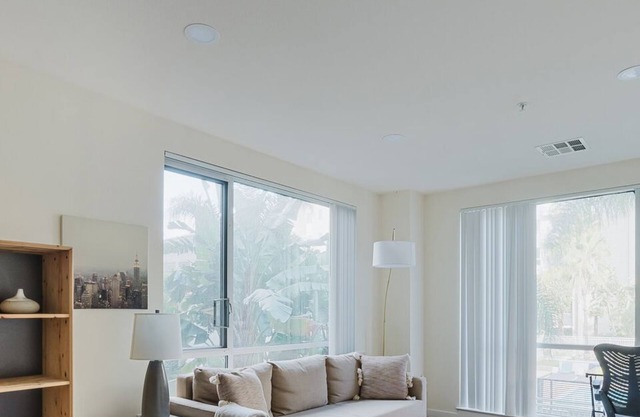 Blueground | Rivermark, pool, nr Central Park