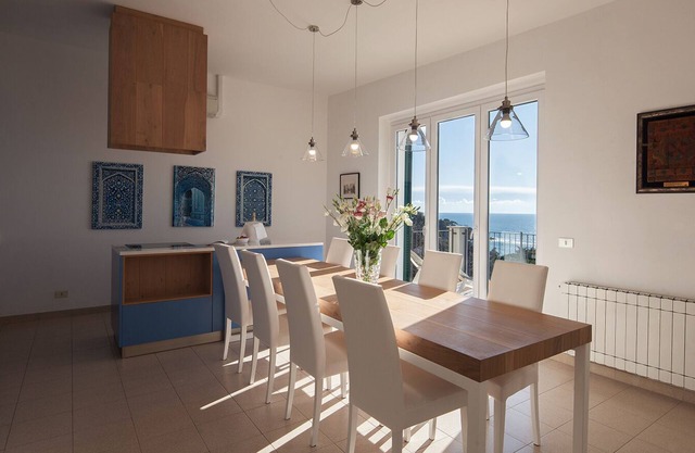 BlueLine - Apartment with large terrace, a few steps from the sea