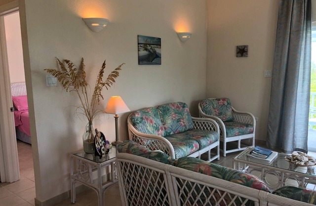 Blueskies, ein wunderschönes Ferienhaus in Rainbow Bay, Eleuthera
