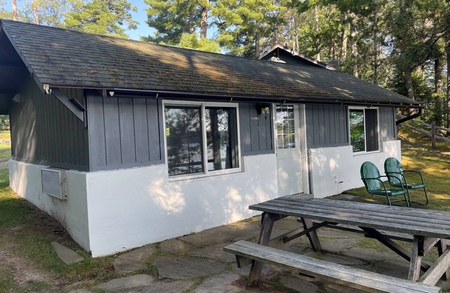 BlueWater LakeFront Cabin