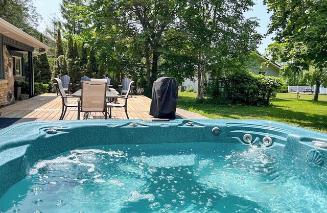 Bluewater Sunset - *Lakefront - Fireplace* - Private Lake Access
