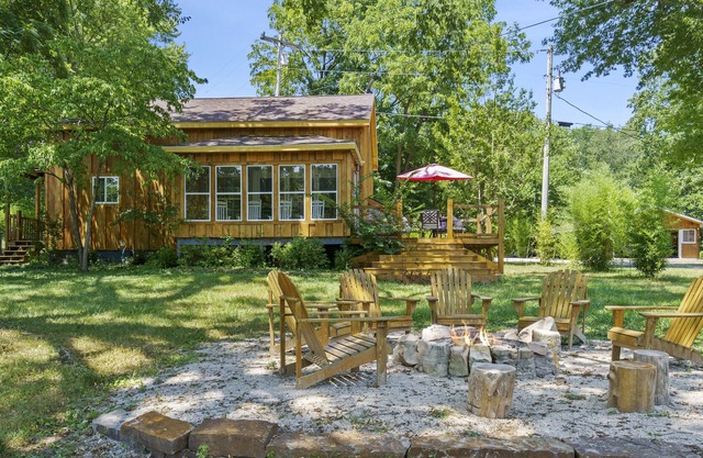 *New Listing* Bluff Cabin | Open Deck w/ Great Views