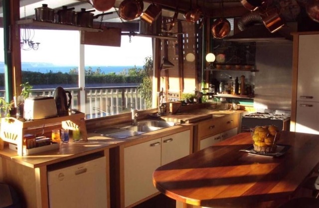 Bluff Hill Lighthouse B&B