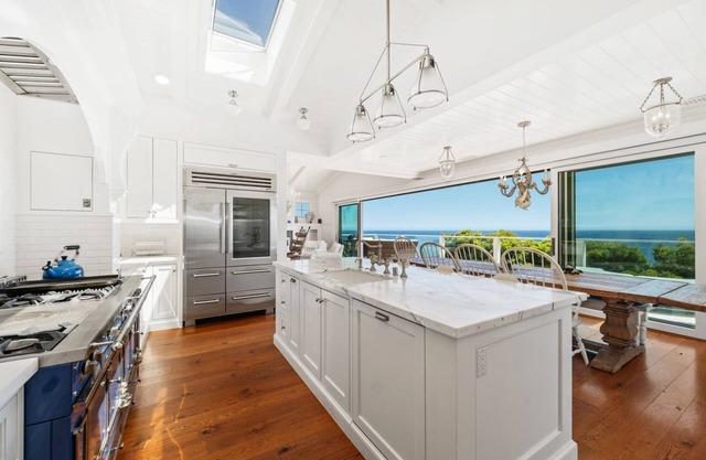 Bluff House - Gated w/ Ocean View Deck & Beach Access