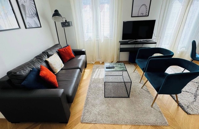 BnBNook - Central 2BR - Walk to Champs-Élysées