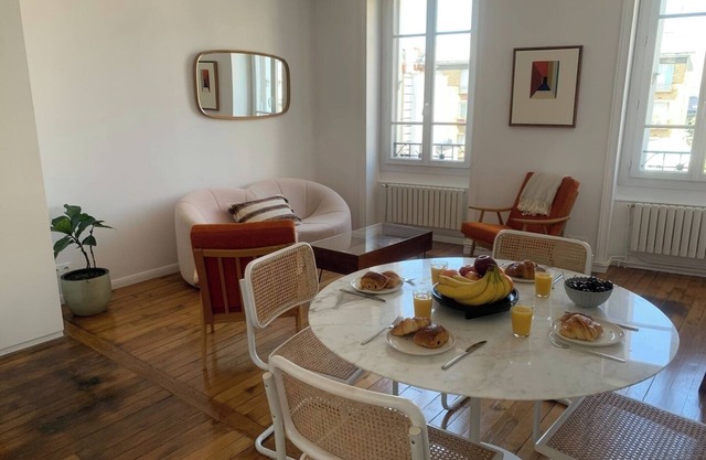 BnBNook - Chic 2BR Flat Near Pigalle and Montmartre