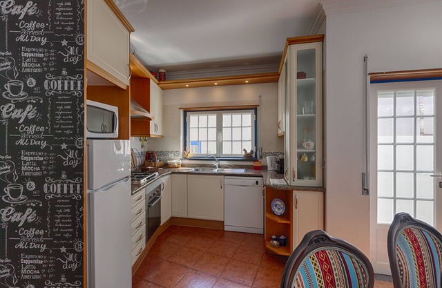 BOA ONDA HOUSE - ERICEIRA | Dorfzentrum