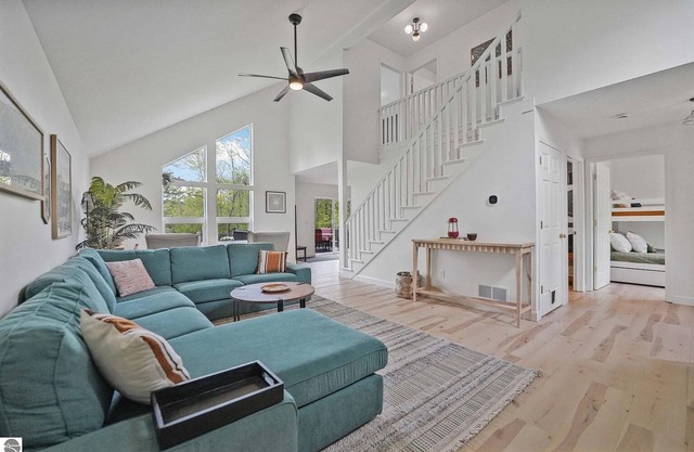 🌅 Boardman Lakeview Retreat close to Downtown TC ➠ 800