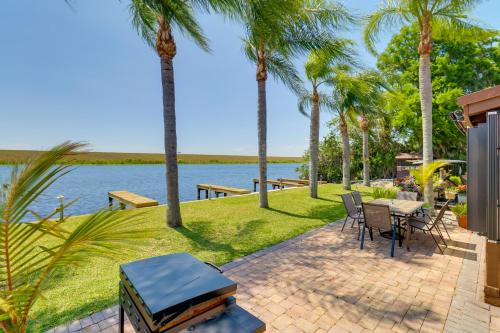 Boat, Fish and Swim Lakefront Cabin in Okeechobee!