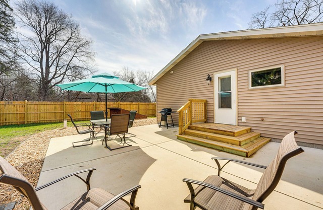 Boat, Fish & Hike: Cozy Getaway in Twin Lake!