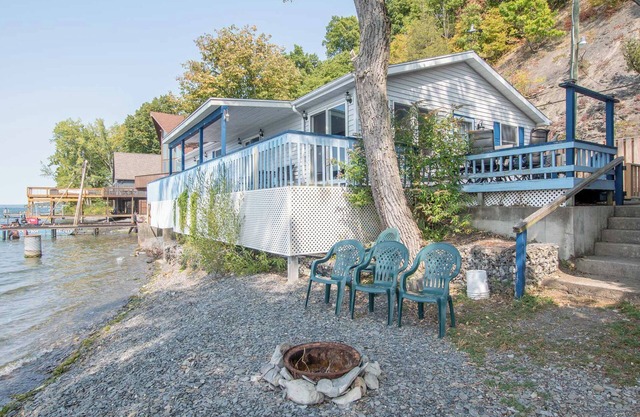 Boat, Grill & Unwind: Lakefront Cayuga Home!