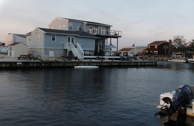 Boater's Paradise, Boat Slip Included, 10 min from Beach!