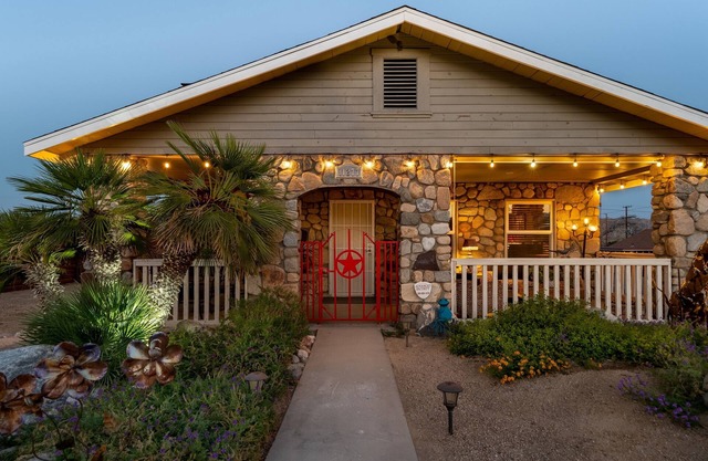 BOBBYSUE'S ROCK HOUSE RANCH