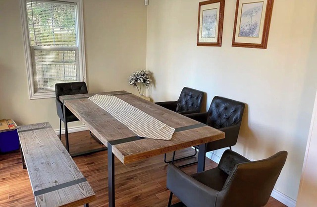 Bobcaygeon Waterfront 3-Bedroom Vacation House