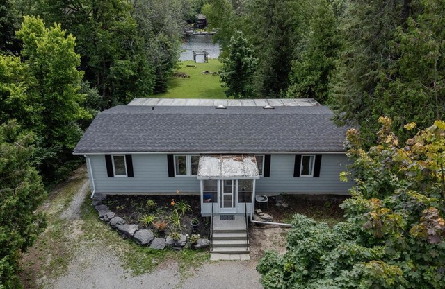 Bobcaygeon waterfront river cottage