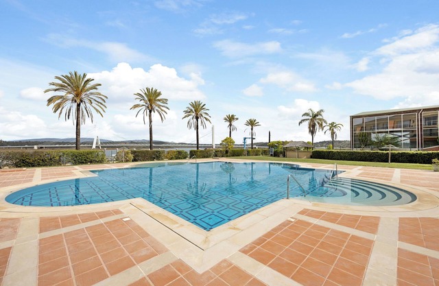 Ferienwohnung Boca do Rio - Apartamento T1 in Meeresnähe mit Gemeinschaftspool und WLAN
