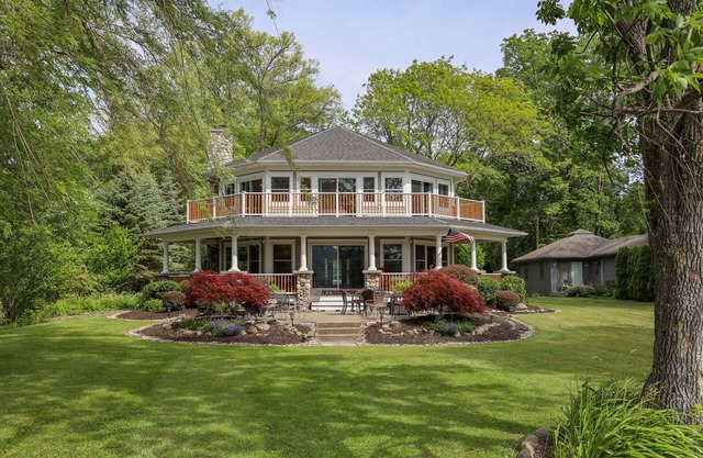 Bogie's Place: Perfect Canandaigua Lake Retreat - Beautiful Sunrise Views!