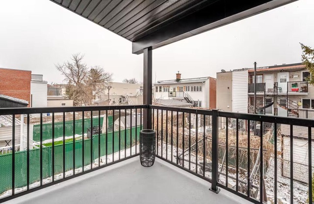 Bohemian Appartement 2-bedroom - Free Parking - Pet Friendly