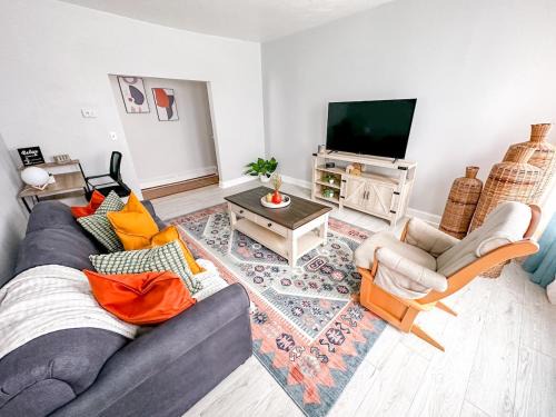 Bohemian Nook At Elm City Flats