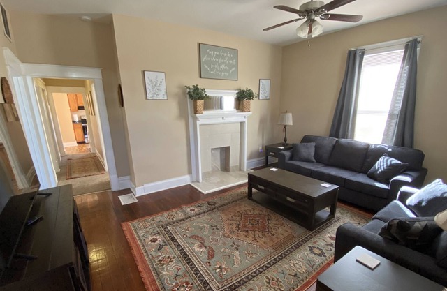Boho Beauty- 2 Bedroom/1 Bath close to KDMC, Cabell, and HTS Airport