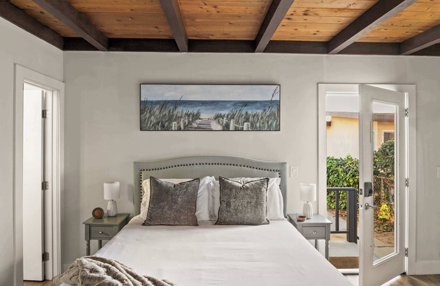 Boho Bungalow Studio Walk to Beach